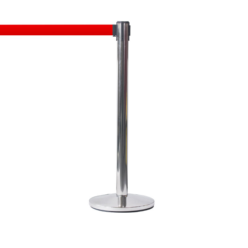Avspärrningsstolpen Royal Basic är en rostfri stolpe med rött band. Basic stolpen är ett vårt mest prisvärda alternativ när det gäller avspärrning med stolpe och band. Stolpen är utrustad med en integrerad bandkassett som innehåller ett 3 meters rött band i polyester.